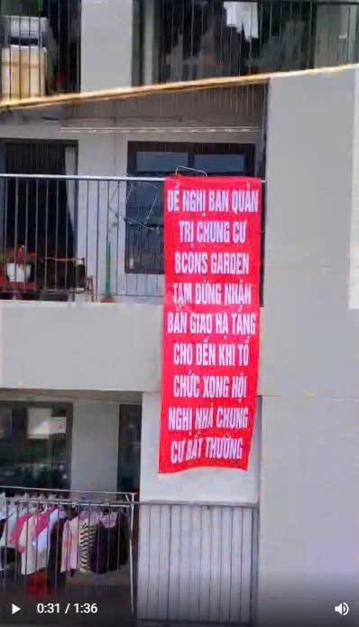 Bcons Garden: Băng rôn đỏ rực ở ban công và nỗi lòng cư dân  - Ảnh 2