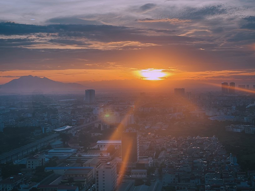 Tôi mua nhà để ngắm hoàng hôn, rồi trả tiền điện để né nó :))) - Ảnh 2