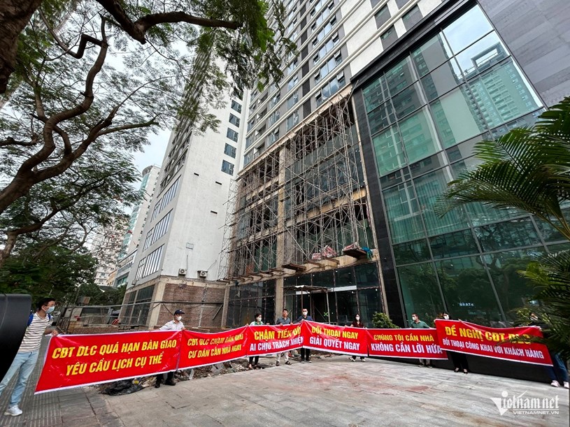 Chuyện người mua Harmony Square: ngoài căng băng rôn thì biết làm gì nữa?  - Ảnh 2