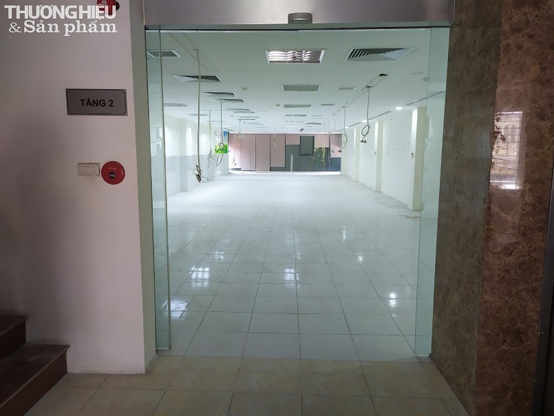 B&agrave; Ho&agrave;ng Thanh B&igrave;nh v&agrave; gia đ&igrave;nh đ&atilde; sửa chữa từ tầng 1 đến tầng 4 của căn nh&agrave; 79 L&aacute;ng Hạ theo đ&uacute;ng y&ecirc;u cầu của Eximbank.