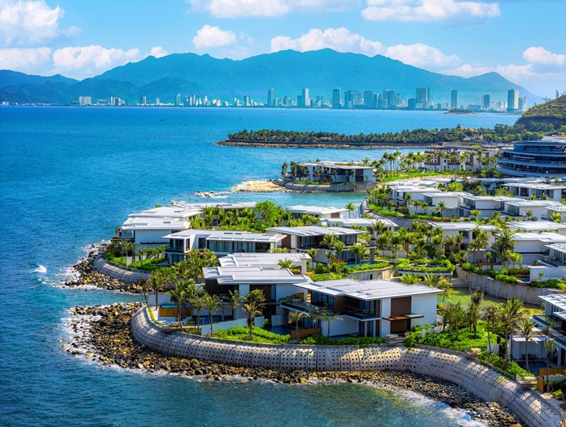 B&aacute;n đảo Tỷ ph&uacute; Villa Le Corail, A Gran Meli&aacute; Hotel &ndash; &ldquo;h&agrave;ng x&oacute;m&rdquo; của La Ti&ecirc;n Villa.