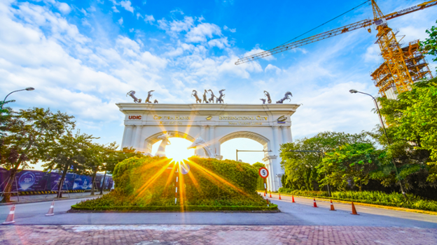 Khi chủ trương gi&atilde;n d&acirc;n nội đ&ocirc; được triển khai để t&aacute;i cấu tr&uacute;c đ&ocirc; thị, quỹ đất chuẩn ph&aacute;p l&yacute; c&ograve;n lại ở những khu vực như T&acirc;y Hồ sẽ trở th&agrave;nh t&agrave;i sản hiếm c&oacute;. (Ảnh: Khu đ&ocirc; thị Nam Thăng Long)