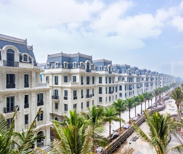 Đến thời điểm hiện tại, c&aacute;c tuyến phố mang phong c&aacute;ch ch&acirc;u &Acirc;u đang dần th&agrave;nh h&igrave;nh, dự kiến sẽ trở th&agrave;nh một trong những khu đ&ocirc; thị thấp tầng c&oacute; gi&aacute; trị cao nhất khu vực T&acirc;y Hồ T&acirc;y trong thời gian tới. Dự &aacute;n dự kiến bắt đầu b&agrave;n giao từ Q1/2026.