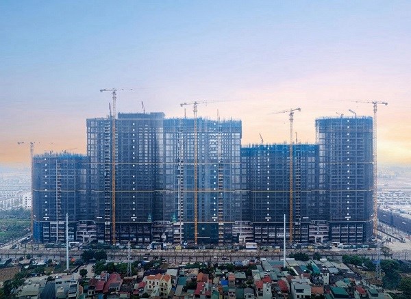 Với nhịp độ thi c&ocirc;ng khẩn trương, Noble Crystal Tay Ho WorldHotels Residences li&ecirc;n tiếp cất n&oacute;c c&aacute;c t&ograve;a th&aacute;p trong thời gian gần đ&acirc;y