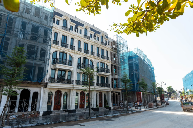 Sau khi đi v&agrave;o hoạt động, đ&acirc;y sẽ l&agrave; đ&ocirc; thị thấp tầng h&agrave;ng hiệu ti&ecirc;n phong tại khu vực T&acirc;y Thăng Long ứng dụng AI tối đa cả trong quản l&yacute; vận h&agrave;nh v&agrave; hỗ trợ kinh doanh thương mại