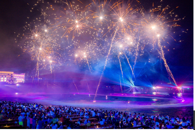 2 m&agrave;n ph&aacute;o hoa h&agrave;ng đ&ecirc;m l&agrave; &ldquo;đặc sản&rdquo; kh&ocirc;ng thể thiếu của du kh&aacute;ch mỗi khi tới với Ph&uacute; Quốc