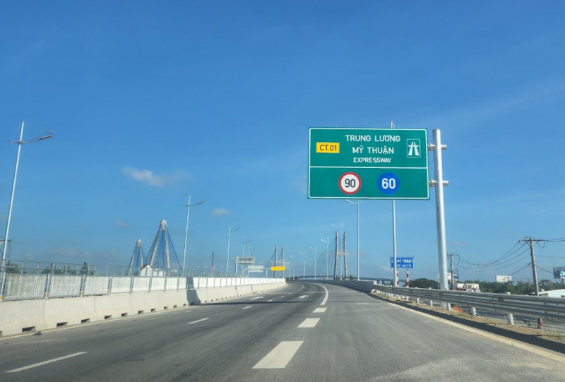 Hướng l&ecirc;n cầu Mỹ Thuận 2 (ph&iacute;a bờ Vĩnh Long)