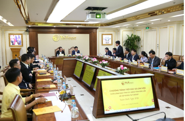 Quang cảnh buổi l&agrave;m việc. (Ảnh: T&amp;T Group)