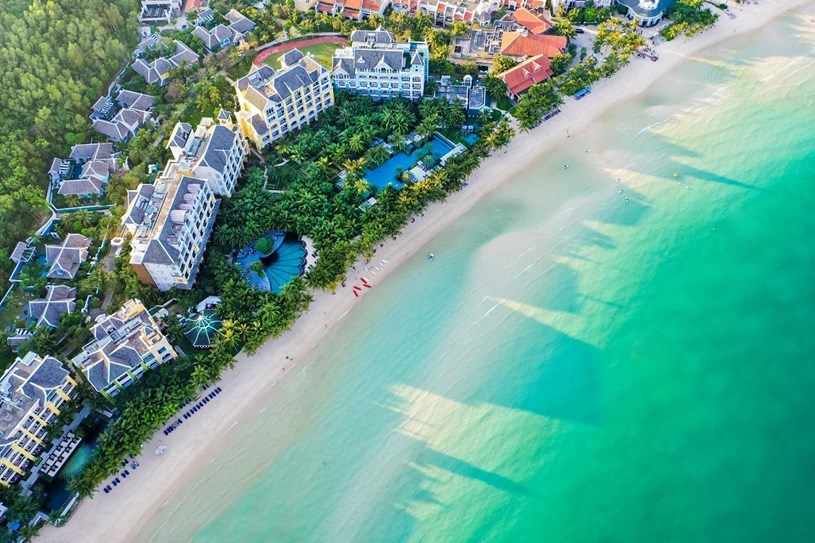 Khu nghỉ dưỡng JW Marriott Phu Quoc Emerald Bay Resort. Ảnh Sun Property