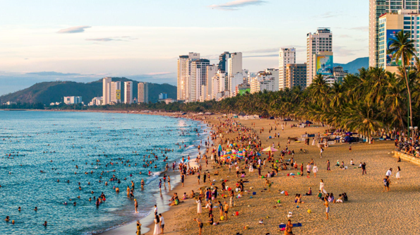 Du lịch tăng trưởng mạnh mẽ th&uacute;c đẩy Kh&aacute;nh H&ograve;a mở rộng kh&ocirc;ng gian đ&ocirc; thị.