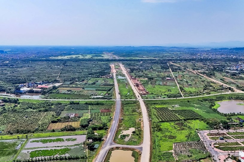 Đường V&agrave;nh đai 4 đoạn qua Ho&agrave;i Đức v&agrave; Đan Phượng đ&atilde; được rải thảm b&ecirc; t&ocirc;ng nhựa tr&ecirc;n nhiều đoạn