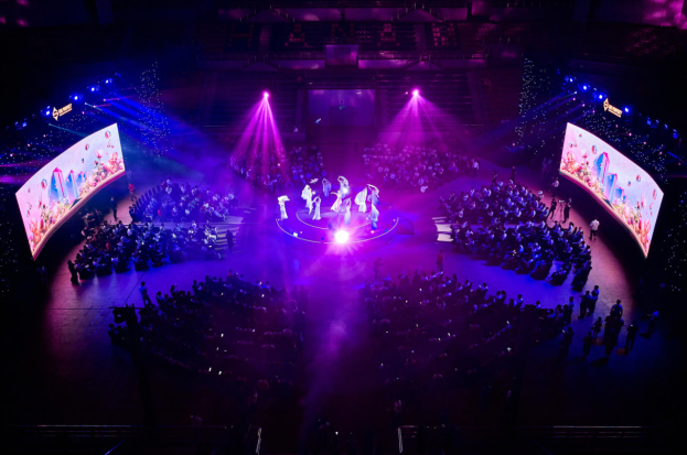 Gần 1000 kh&aacute;ch h&agrave;ng quan t&acirc;m tham dự sự kiện giới thiệu Park Residence. Ảnh: &Aacute;nh Dương