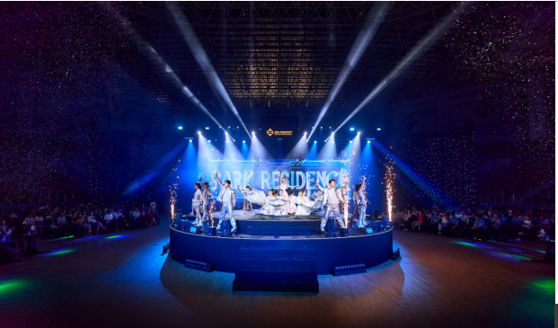 S&acirc;n khấu nghệ thuật ấn tượng, truyền tải ch&acirc;n thực chất sống tại Park Residence. Ảnh: &Aacute;nh Dương