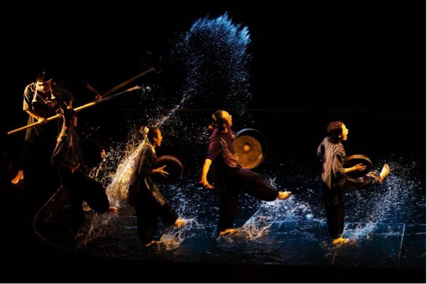 Chum Show &ndash; chương tr&igrave;nh biểu diễn nghệ thuật tại Nh&agrave; h&aacute;t Đ&oacute;, g&oacute;p phần l&agrave;m phong ph&uacute; trải nghiệm văn h&oacute;a cho du kh&aacute;ch khi đến Nha Trang. &nbsp;