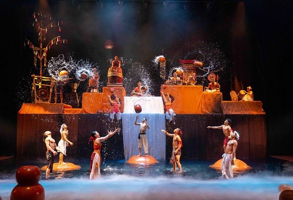 Chum Show &ndash; chương tr&igrave;nh biểu diễn nghệ thuật tại Nh&agrave; h&aacute;t Đ&oacute;, g&oacute;p phần l&agrave;m phong ph&uacute; trải nghiệm văn h&oacute;a cho du kh&aacute;ch khi đến Nha Trang. &nbsp; &nbsp;