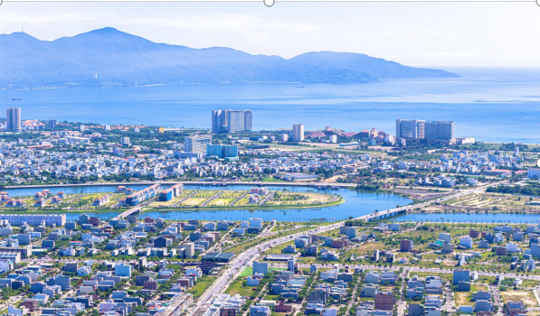 Vị thế "kề s&ocirc;ng, cận biển" đắt gi&aacute; đem lại cho 4 đ&ocirc; thị hợp phần của Sun Group kh&ocirc;ng gian sống sinh th&aacute;i l&yacute; tưởng. Ảnh: &Aacute;nh Dương.