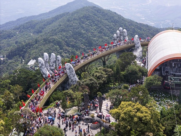 Sự bứt ph&aacute; của ng&agrave;nh c&ocirc;ng nghiệp kh&ocirc;ng kh&oacute;i biến Đ&agrave; Nẵng th&agrave;nh &ldquo;mỏ v&agrave;ng&rdquo; cho c&aacute;c nh&agrave; đầu tư bất động sản d&ograve;ng tiền. Ảnh: &Aacute;nh Dương.