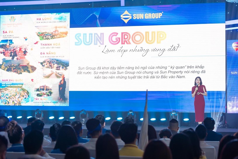 B&agrave; Trịnh Kim Ngần - Gi&aacute;m đốc kinh doanh Sun Property chia sẻ tại sự kiện &nbsp;
