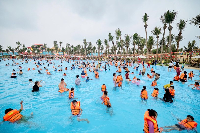 C&ocirc;ng vi&ecirc;n Sun World mở cửa dịp 30/4 thu h&uacute;t h&agrave;ng ng&agrave;n du kh&aacute;ch (Ảnh: &Aacute;nh Dương) &nbsp;