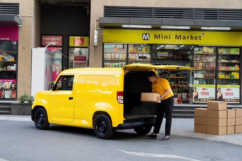 Tài xế giao hàng nói về VinFast EC Van: Không mất chi phí sau mỗi cuốc chạy, chị em cũng lái dễ dàng - Ảnh 2