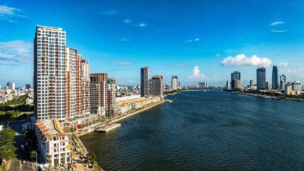 Tổ hợp Sun Symphony Residence chiếm lĩnh vị tr&iacute; trung t&acirc;m hiếm hoi soi b&oacute;ng s&ocirc;ng H&agrave;n. Ảnh: &Aacute;nh Dương.
