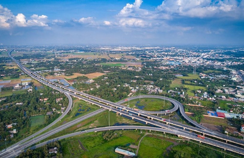 &nbsp;BĐS vị tr&iacute; đẹp, gi&aacute; vừa tầm tại c&aacute;c đ&ocirc; thị gần TP.HCM được nhiều nh&agrave; đầu tư quan t&acirc;mẢnh (ST): Cao tốc Long Th&agrave;nh - Dầu Gi&acirc;y