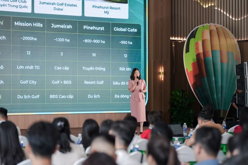 B&agrave; Nguyễn Mai Khanh, Chủ tịch HĐQT C&ocirc;ng ty CP Tập đo&agrave;n VHS cho biết, sức h&uacute;t của Vinhomes Global Gate Hạ Long khiến nhiều nh&agrave; đầu tư quay trở lại thị trường.