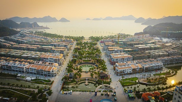 Th&agrave;nh phố Vịnh trung t&acirc;m Xanh Island g&oacute;p phần giải quyết những &ldquo;điểm nghẽn&rdquo; về hạ tầng, vui chơi, n&acirc;ng tầm du lịch C&aacute;t B&agrave;. Ảnh: &Aacute;nh Dương.
