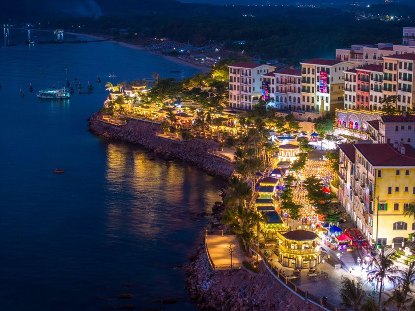 Chợ đ&ecirc;m b&ecirc;n biển Vui Phết - VUI-Fest Bazaar tại Ph&uacute; Quốc &nbsp;