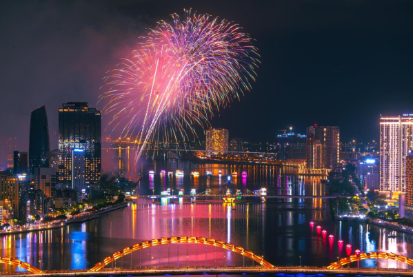 View pháo hoa đỉnh cao bên sông Hàn gọi tên Sun Symphony Residence - Ảnh 5