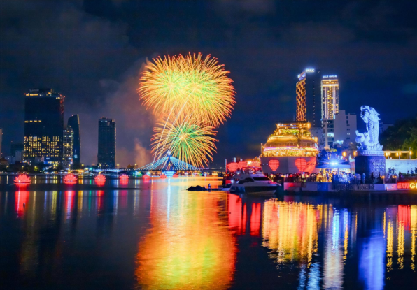 View pháo hoa đỉnh cao bên sông Hàn gọi tên Sun Symphony Residence - Ảnh 6