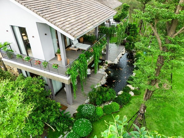 Nh&agrave; nằm giữa khu rừng trị liệu, phục hồi, t&aacute;i tạo ti&ecirc;n phong miền Nam