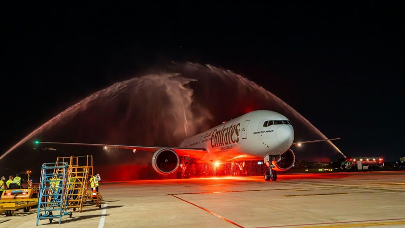 Chuyến bay đầu ti&ecirc;n của Emirates tới Đ&agrave; Nẵng, được ch&agrave;o đ&oacute;n trang trọng &nbsp;