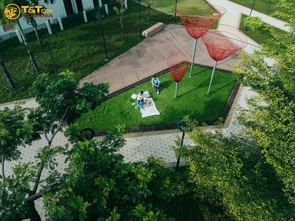 Kh&ocirc;ng gian xanh được đan c&agrave;i trong to&agrave;n bộ đ&ocirc; thị, g&oacute;p phần kiến tạo chuẩn sống đ&aacute;ng sống cho cư d&acirc;n.