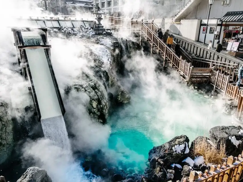 Tắm kho&aacute;ng n&oacute;ng Onsen trở th&agrave;nh một phần văn h&oacute;a của người d&acirc;n Nhật Bản.