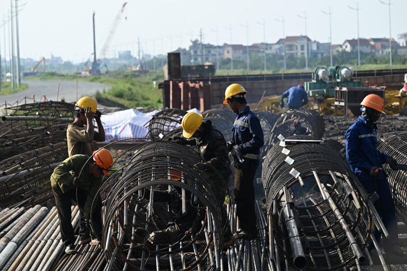 Hoạt động thi c&ocirc;ng tr&ecirc;n c&ocirc;ng trường V&agrave;nh đai 4 đang được tăng tốc triển khai