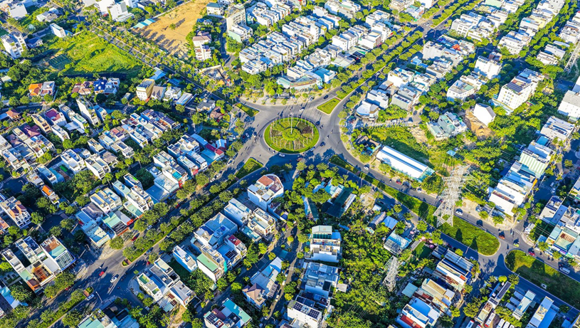 Diện mạo đ&ocirc; thị Nam Đ&agrave; Nẵng ng&agrave;y c&agrave;ng ho&agrave;n thiện, thu h&uacute;t mạnh mẽ cộng đồng cư d&acirc;n tinh hoa đến an cư v&agrave; lập nghiệp. Ảnh: &Aacute;nh Dương.