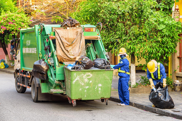 Từ 1/1/2026, H&agrave; Nội đ&atilde; &aacute;p dụng ch&iacute;nh s&aacute;ch thu ph&iacute; dịch vụ m&ocirc;i trường mới
