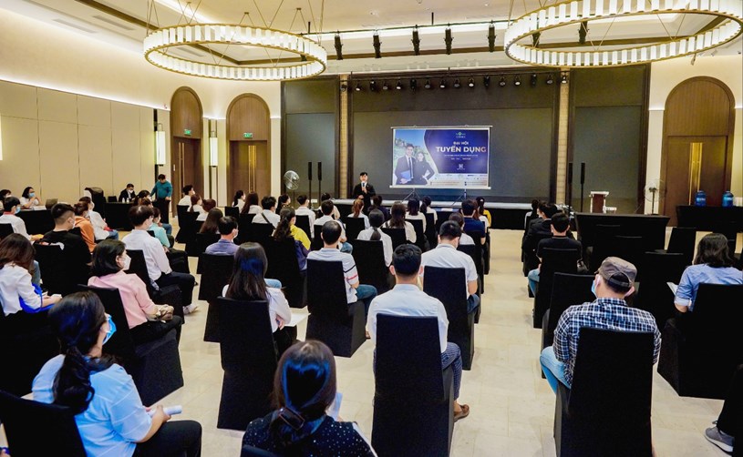 NovaGroup thường xuy&ecirc;n tổ chức c&aacute;c ng&agrave;y hội tuyển dụng quy m&ocirc; lớn tại c&aacute;c địa phương &nbsp;