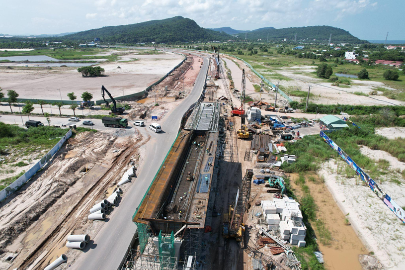 Tuyến LRT tăng tốc thi c&ocirc;ng cầu, hầm v&agrave; nền đường phục vụ hạ tầng APEC 2027.