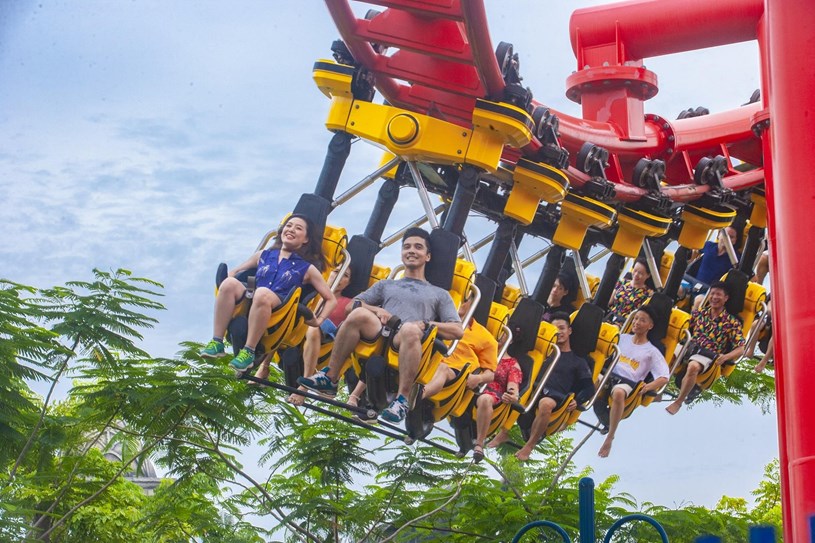 Cư d&acirc;n Sun Centro Town c&oacute; thể trải nghiệm v&ocirc; số tr&ograve; chơi hấp dẫn trong tổ hợp Sun World Ha Long. Ảnh: &Aacute;nh Dương. &nbsp;
