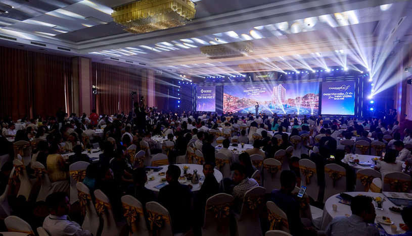 Sự kiện ra mắt th&aacute;p The Fest 2 tại Bu&ocirc;n Ma Thuột quy tụ gần 800 kh&aacute;ch mời.