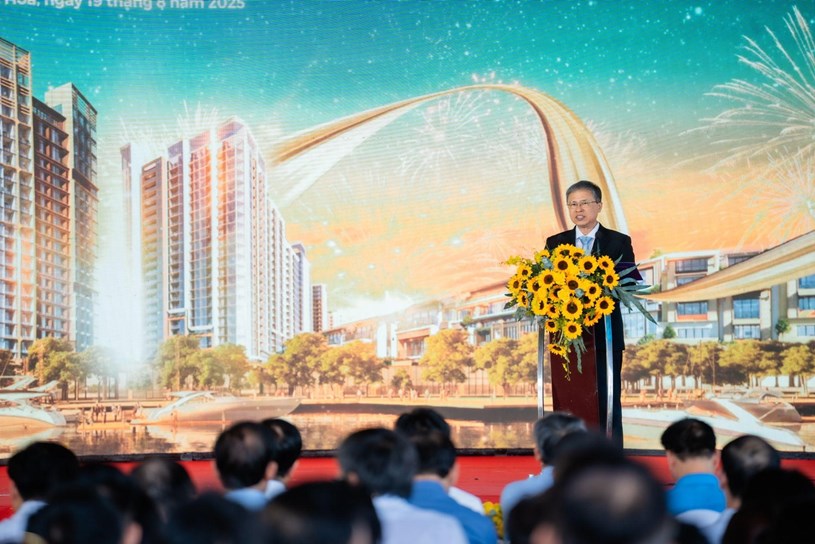 &Ocirc;ng Trần Ho&agrave; Nam, Ph&oacute; Chủ tịch UBND tỉnh Kh&aacute;nh H&ograve;a ph&aacute;t biểu tại lễ khởi c&ocirc;ng dự &aacute;n Khu đ&ocirc; thị hỗn hợp Nha Trang