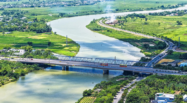 Khu vực ph&iacute;a Nam trung t&acirc;m sở hữu khả năng kết nối giao th&ocirc;ng v&ocirc; c&ugrave;ng thuận tiện, chỉ c&aacute;ch v&ugrave;ng l&otilde;i một nhịp cầu. Ảnh: &Aacute;nh Dương.