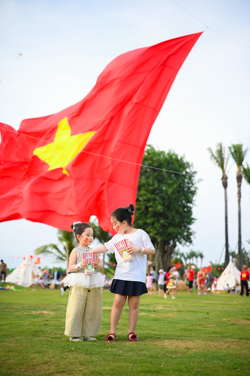 Trẻ tăng kết nối xung quanh khi được sống trong kh&ocirc;ng gian rộng mở