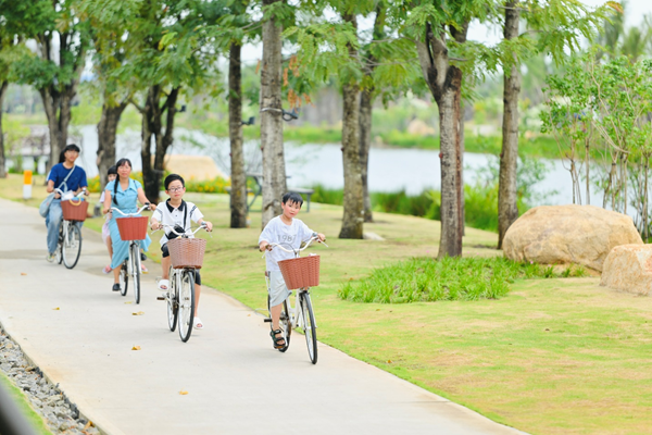 M&ocirc;i trường sống k&iacute;ch th&iacute;ch vận động tốt cho trẻ nhỏ. Ảnh: Phong Anh