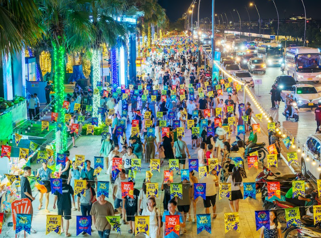 Vịnh Pháo hoa tại Sun Elite City sôi động về đêm với pháo hoa rực rỡ và chợ đêm  