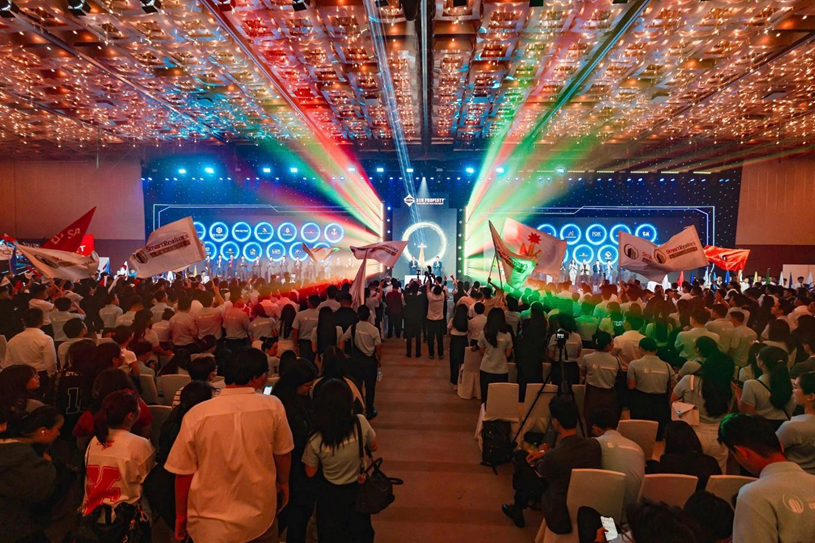 Nghi thức kick off của c&aacute;c đại l&yacute; ph&acirc;n phối Blanca City