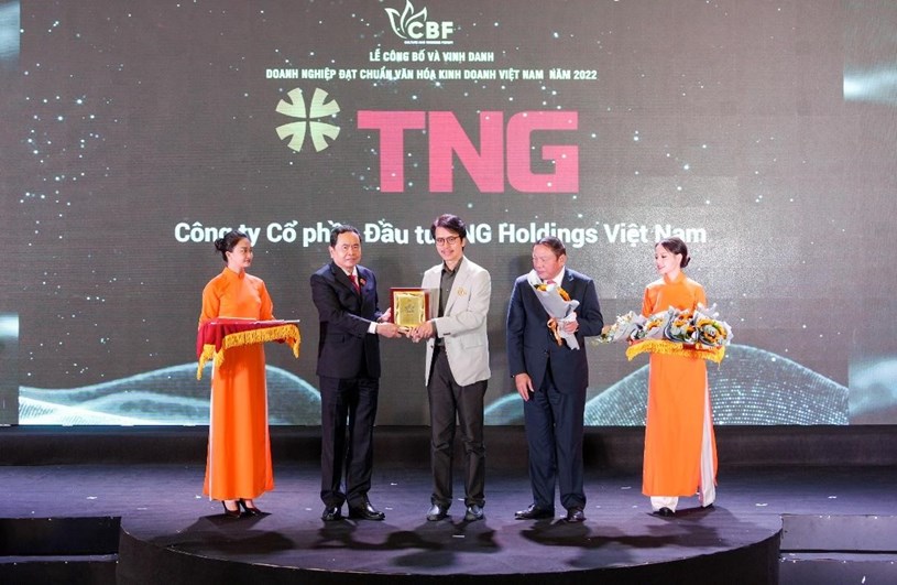 TNG Holdings Vietnam được vinh danh “Doanh nghiệp đạt chuẩn văn hóa kinh doanh Việt Nam” năm 2022.  