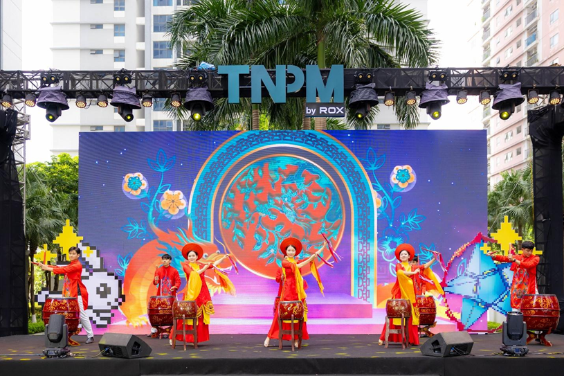 Trống hội khai m&agrave;n Lễ hội Trung thu 2025 tại khu S Goldmark City
